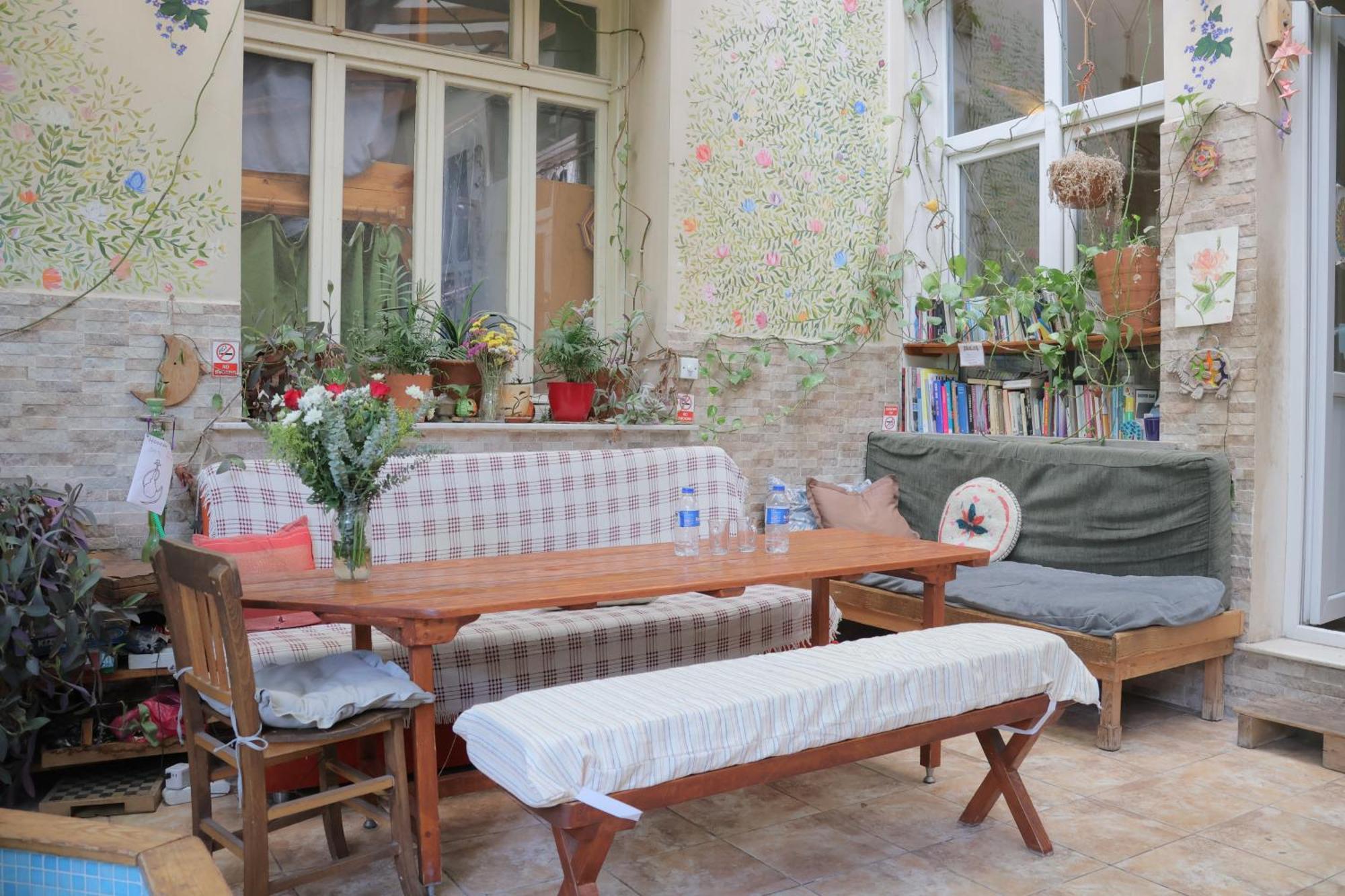 Hostel Lotus Garden İzmir