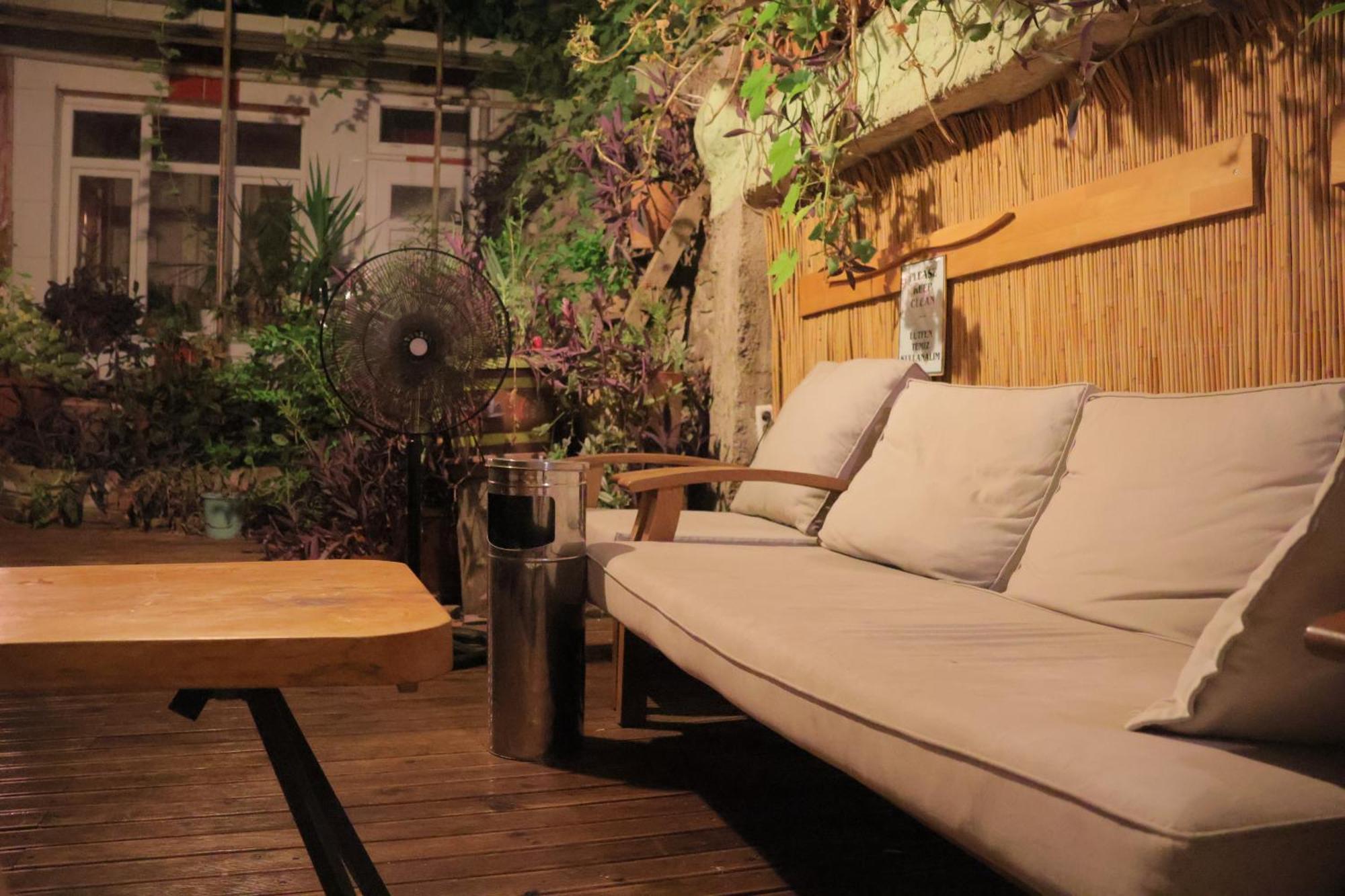 Lotus Garden Hostel *